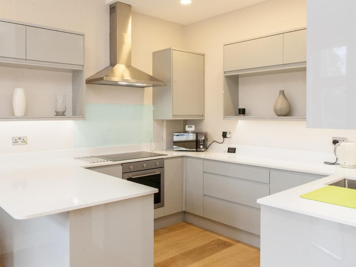 Pass The Keys - Spacious Flat With Private Sun Terrace In South East Londen Buitenkant foto